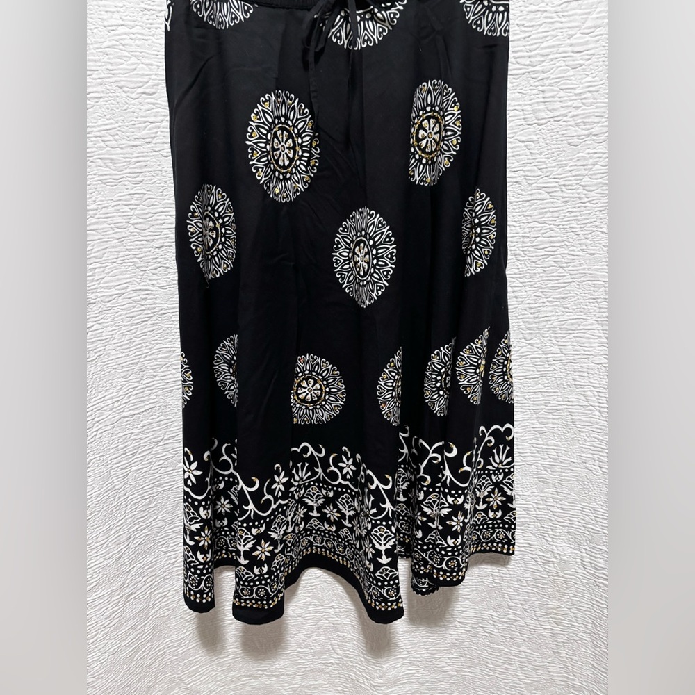 Boho skirt in black and white with gold